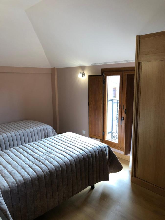 Apartamentos Turisticos Escorraladas Baltanás 外观 照片